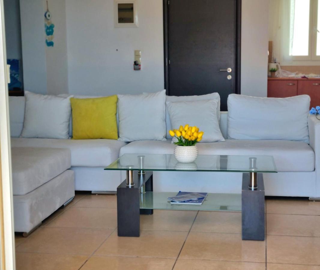 Zafeiris Apartments Livadia  Bagian luar foto