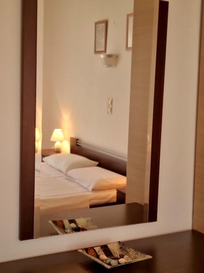 Zafeiris Apartments Livadia  Bagian luar foto